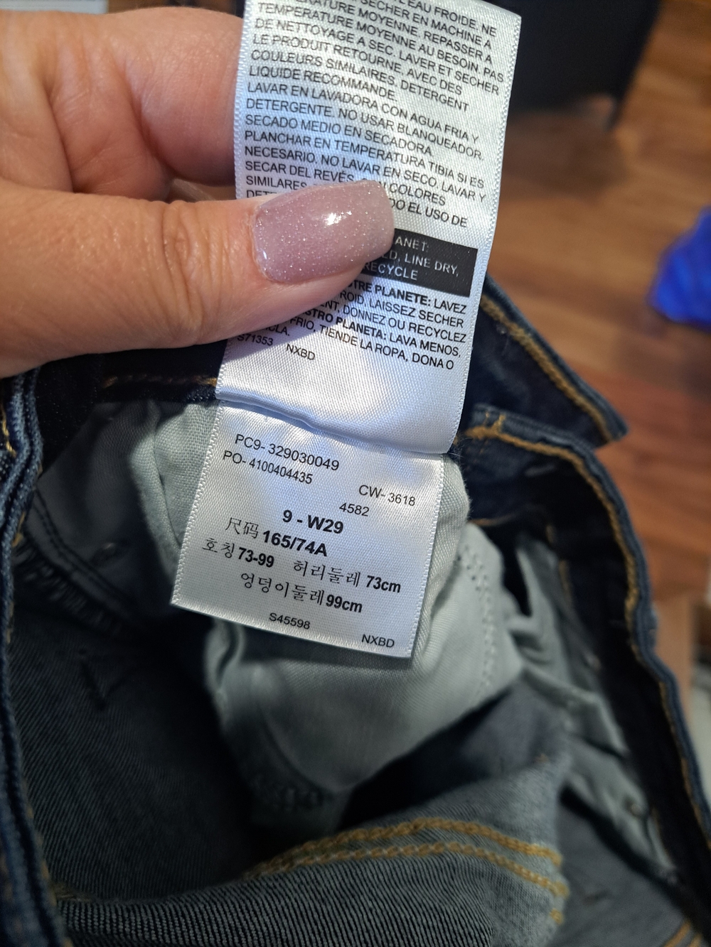 Women's Low-Rise Boyfriend Jeans - Dark Blue Ripped - Picture 5 of 5